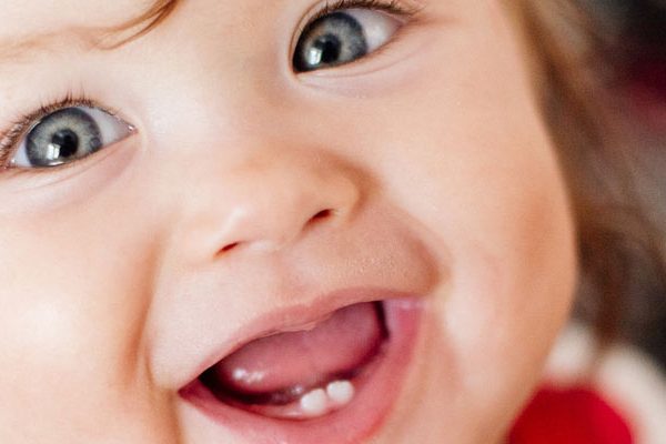 7 idées reçues autour des dents de bébé