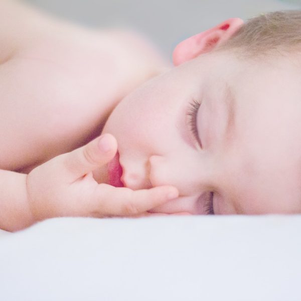 Comprendre le sommeil de mon bébé – 0 à 1 an