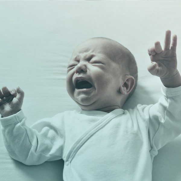 Inconfort digestif et pleurs du petit enfant : de quoi parle-t-on ?
