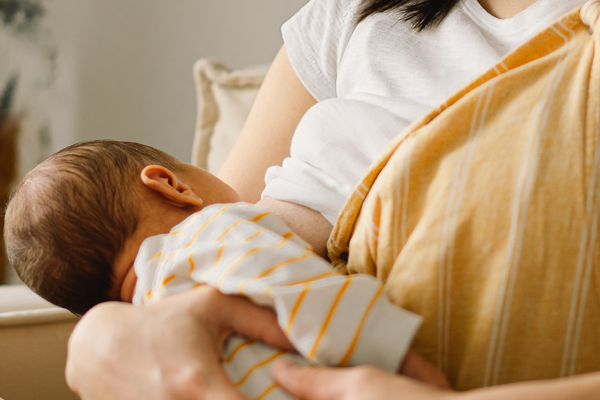 Breastfeeding mums : 5 things you should know when choosing a breastfeeding cushion image