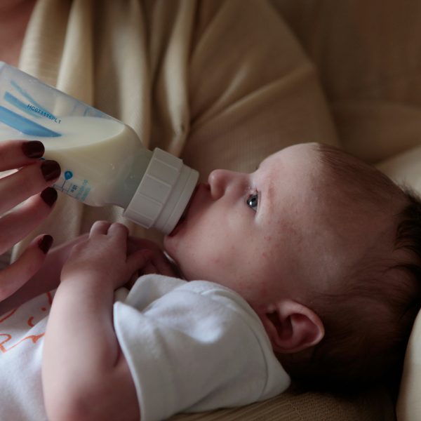 Lait froid pour la digestion de votre bébé : que faut-il savoir ?